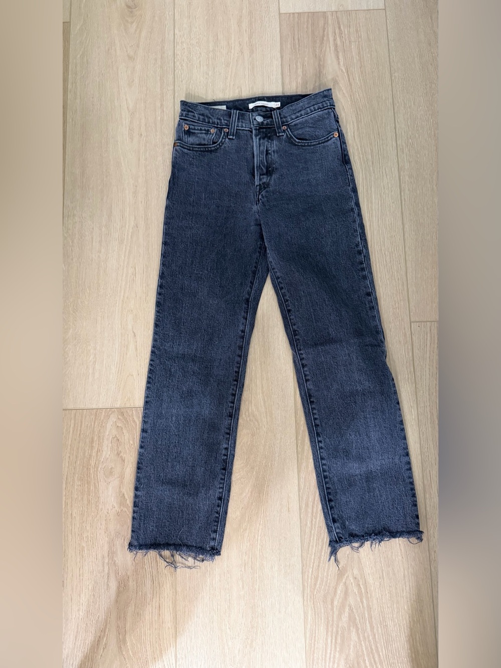 levi’s wedgie straight crop, size 24